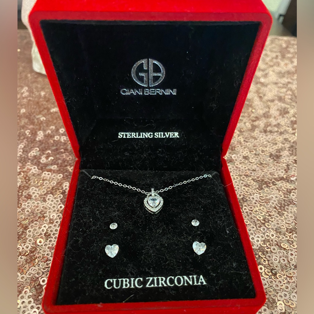 Giani Bernini Sterling Silver Heart Necklace And Heart Earring Set 30$
